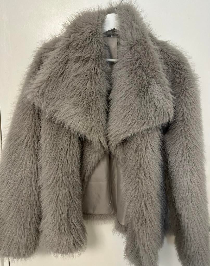 Stijlvolle Grijze Faux Fur Jas - Maat M, Ophalen of Verzenden, Zo goed als nieuw, Maat 38/40 (M), Grijs