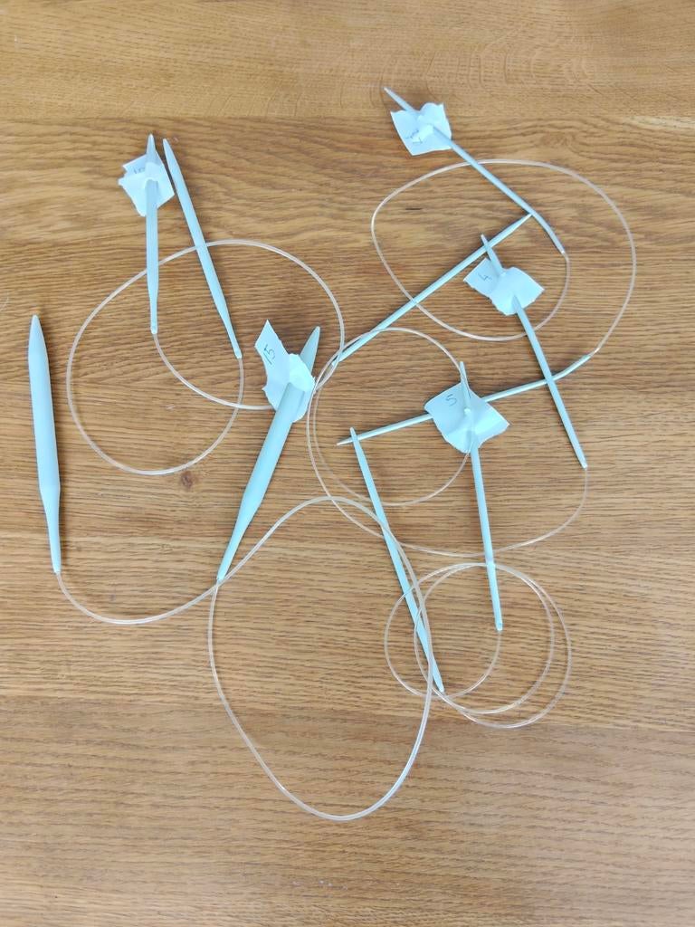 5 rondbreinaalden merkloos in 1 koop, Ophalen of Verzenden, Haken, Patroon of Boek