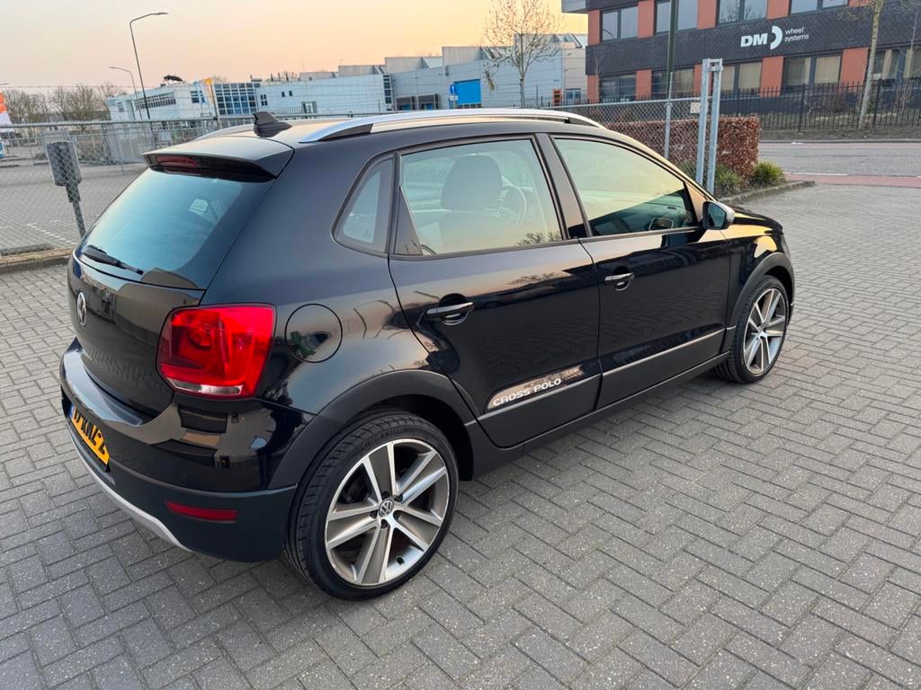 Volkswagen Polo 1.2 TSI Cross, Voorwielaandrijving, Zwart, Origineel Nederlands, Handgeschakeld