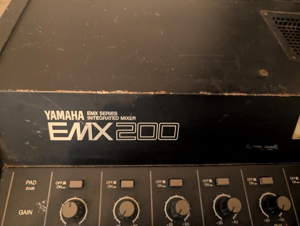 Yamaha EMX200 Geïntegreerde Mixer - Mengpaneel, Ophalen of Verzenden, Gebruikt, 5 tot 10 kanalen, Microfooningang