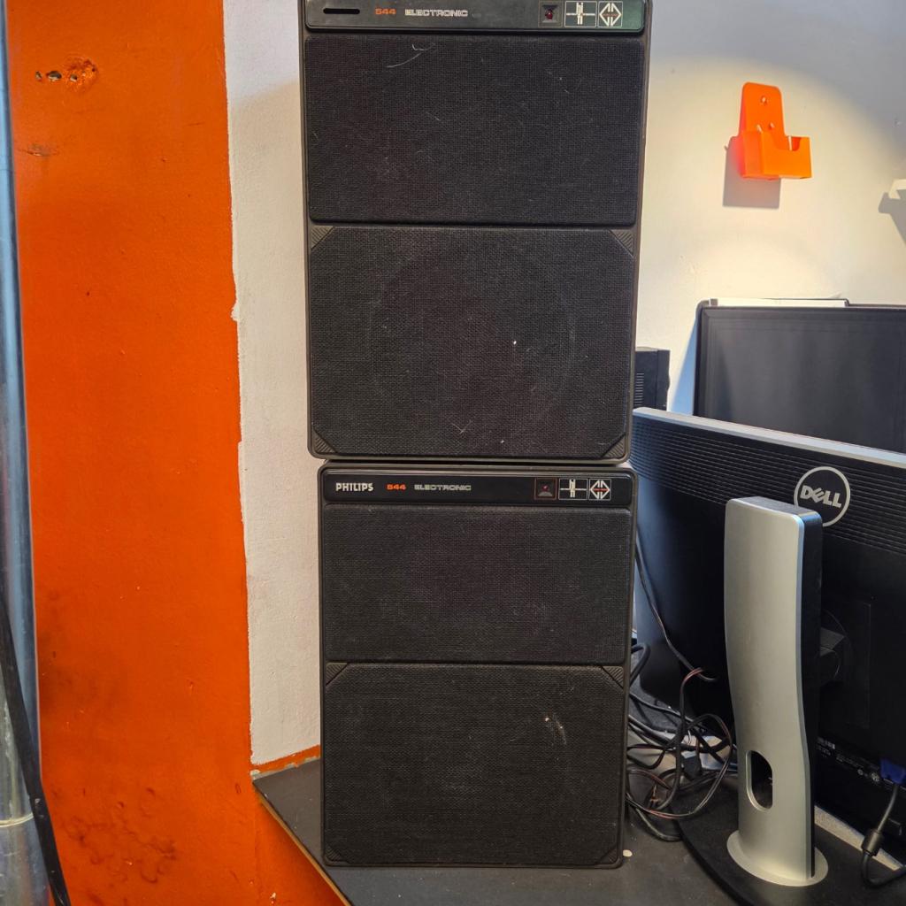 set Philips MFB 22RH544 aktieve luidsprekers, Philips, Zo goed als nieuw, Support@philips.com, Philips Center
Amstelplein 2
1096 BC Amsterdam
Netherlands