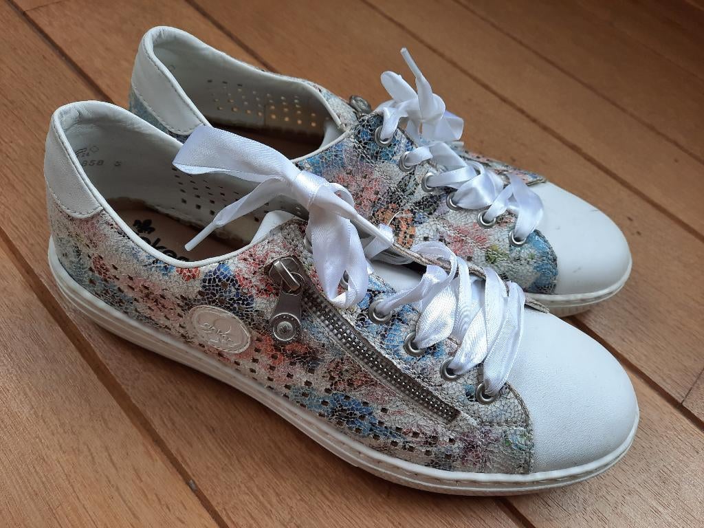 Rieker sneakers wit met bloemen maat 42, Wit, Ophalen of Verzenden, Rieker, Sneakers of Gympen