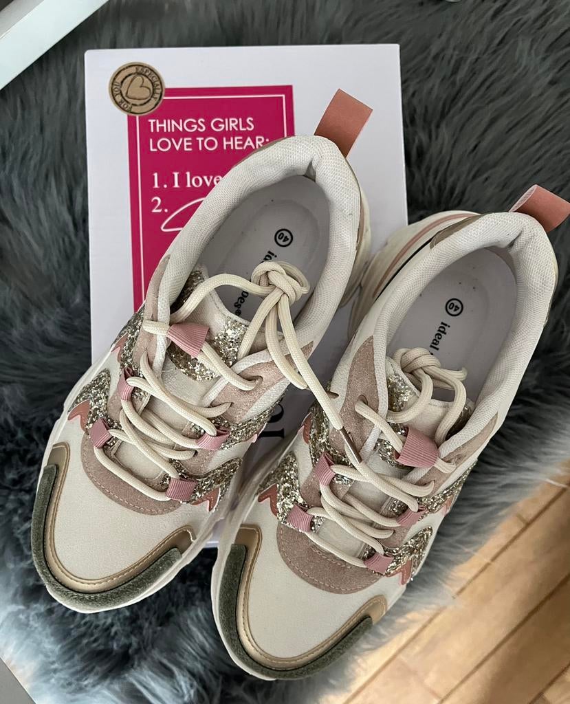Nieuwe Sneakers, mt 40, merk Ideal Shoes, Kleding | Dames, Schoenen, Beige, Nieuw, Ophalen of Verzenden, Sneakers of Gympen