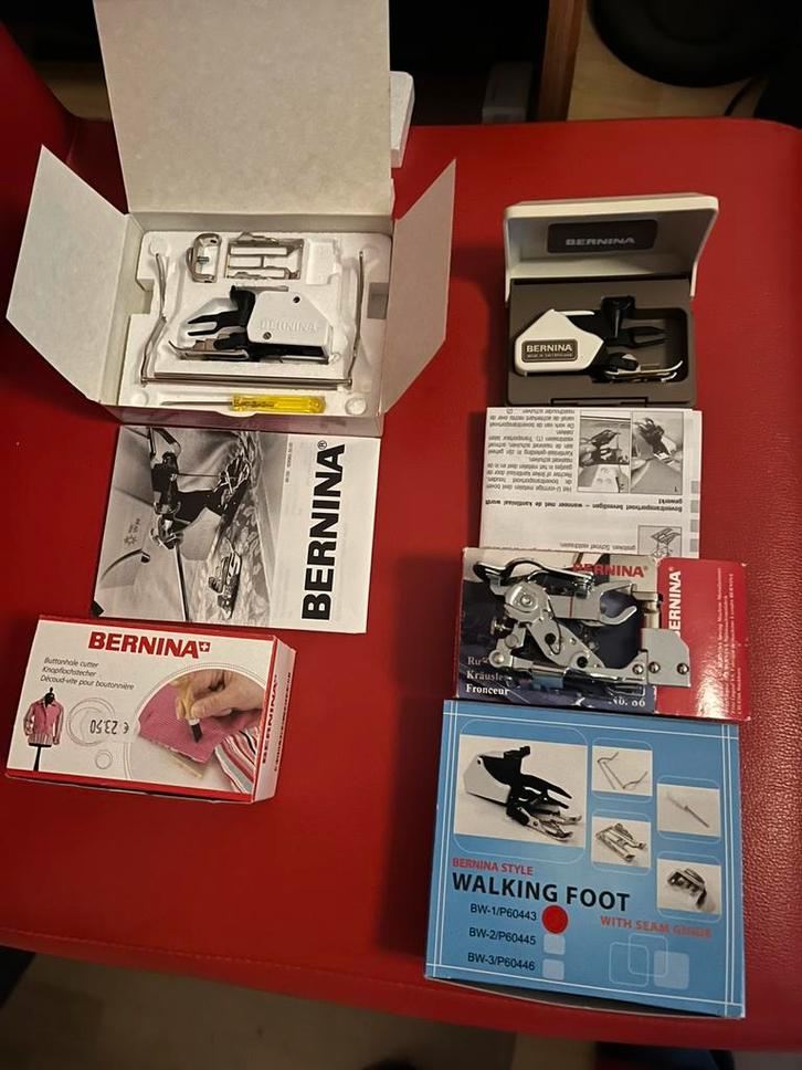 Diverse Bernina toebehoren., Spelcomputers en Games, Spelcomputers | Nintendo NES, Zo goed als nieuw, Met 1 controller, Ophalen of Verzenden