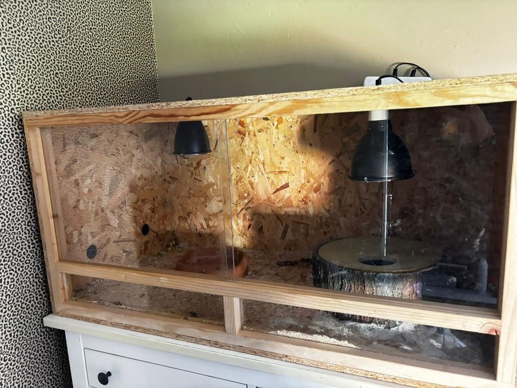 Terrarium is zeer goede staat., Ophalen