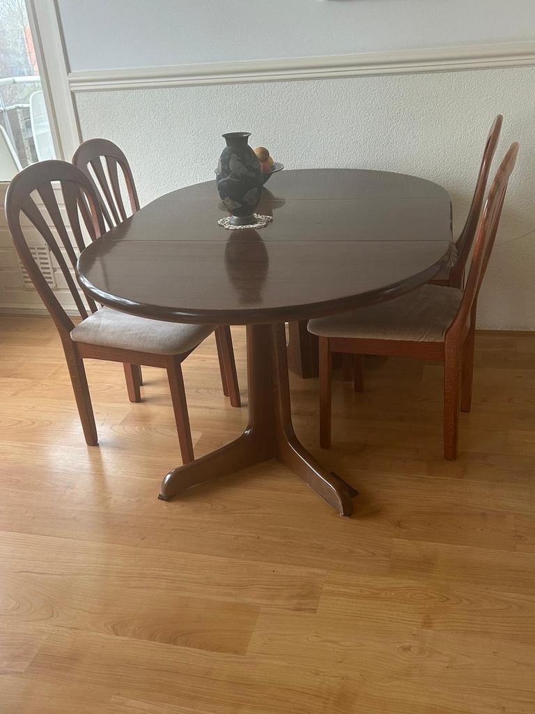 Ovale eettafel met 6 stoelen merk Hülsta, Gebruikt, 100 tot 150 cm, Vier personen, Ovaal