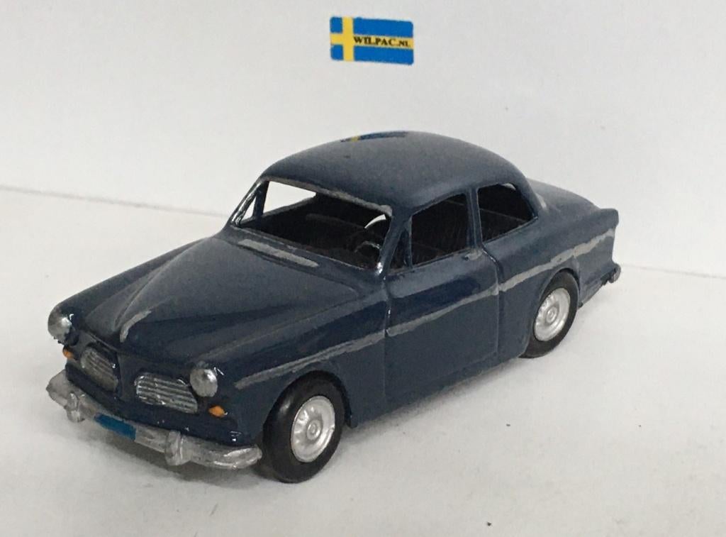Volvo Amazon blauw, slecht gebouwde kit v. Job. Models 1:43., Hobby en Vrije tijd, Modelauto's | 1:43, Ophalen of Verzenden, Zo goed als nieuw