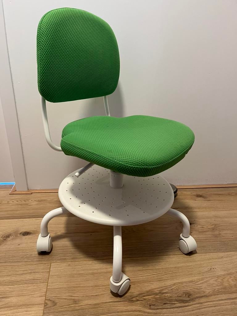 Bureaustoel kind appeltjesgroen (ikea vimund), Huis en Inrichting, Bureaustoelen, Ophalen, Gebruikt, Bureaustoel, Groen