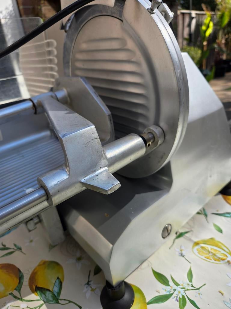 Professionele Vleessnijmachine / Broodsnijmachine, Ophalen, Gebruikt