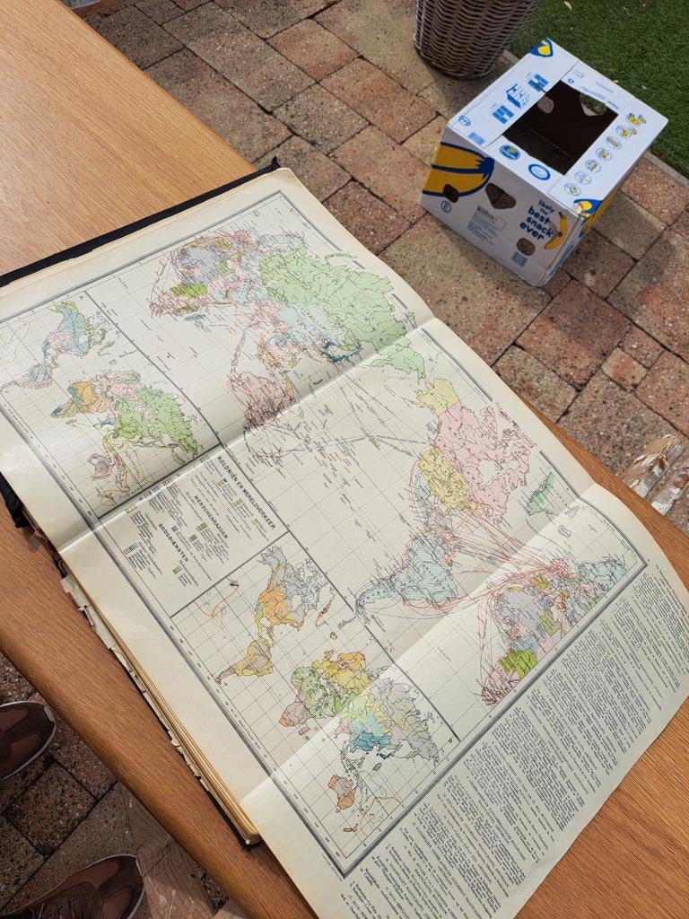 Antieke Schoolatlas Gehele Aarde - Bos-Niermeyer (Gebruikt), Gelezen, Bosatlas, Ophalen of Verzenden, 1800 tot 2000