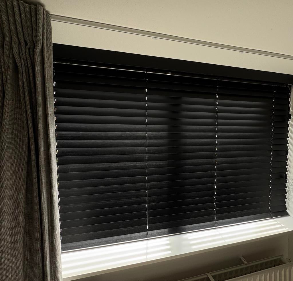 Houten Jaloezie 50 mm 🌤️, Ophalen, 100 tot 150 cm, Zo goed als nieuw, 100 tot 150 cm