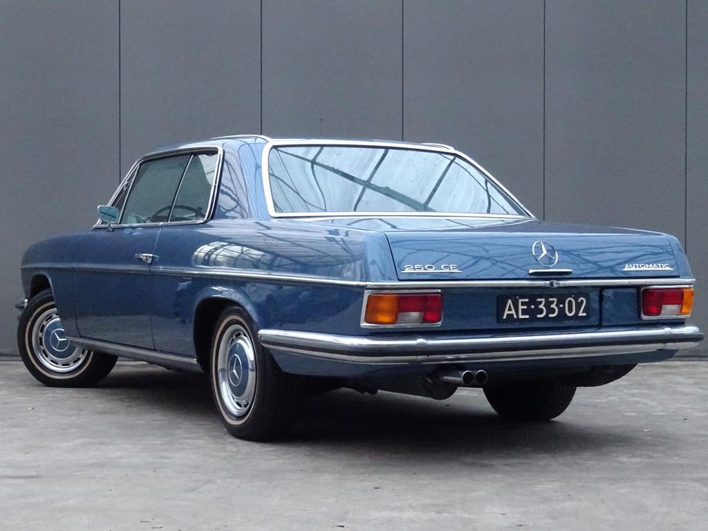 Mercedes-Benz 200-280 (W114) 250 C * GRATIS RIJDEN* !, Auto's, Oldtimers, Automaat, Achterwielaandrijving, 2496 cc, Blauw