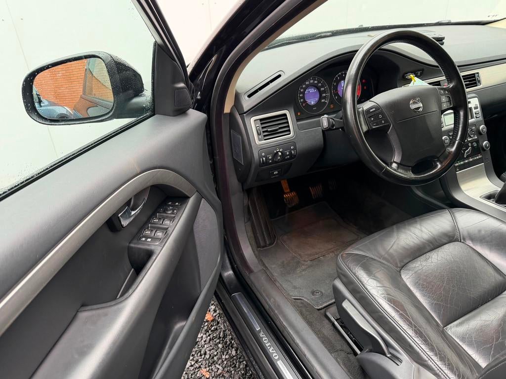Volvo V70 2.0 Momentum | 2008 | Nieuwe koppeling |, Auto's, Gebruikt, Met garantie (alle), Zwart, Handgeschakeld