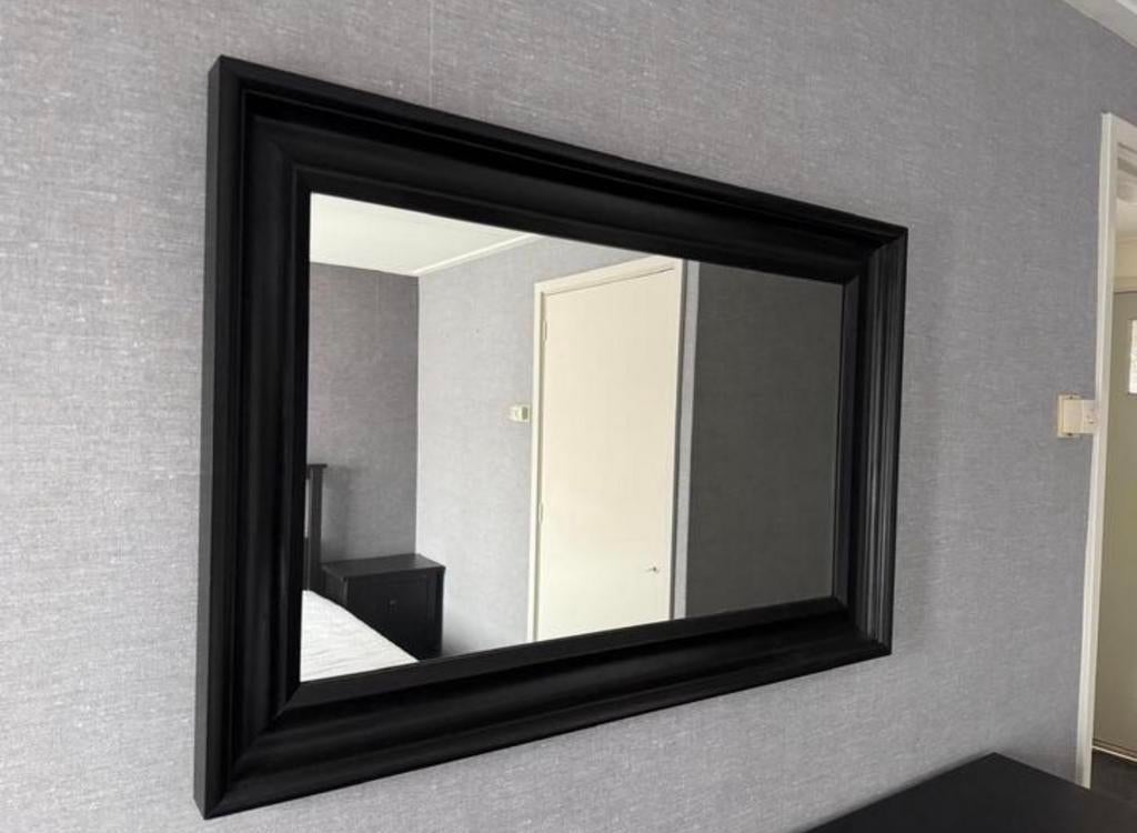 Mooie zwarte IKEA spiegel 110x70 cm - klassieke uitstraling, Ophalen, Gebruikt, 100 tot 125 cm, Minder dan 100 cm