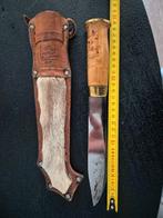 Authentiek Fins jachtsmes met leren schede en vacht., Ophalen of Verzenden