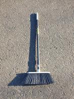 Kampeer bezem, Ophalen, Bezem