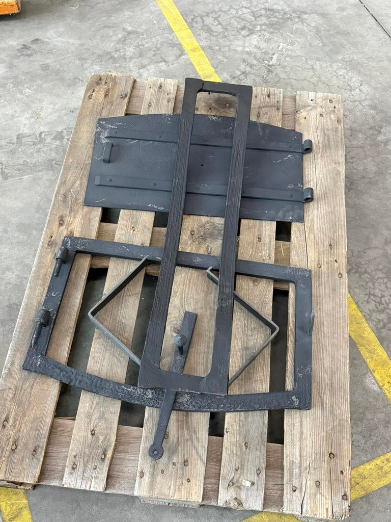 Antieke ovendeur voor brood of pizzaoven, Ophalen, Binnendeur, Minder dan 200 cm