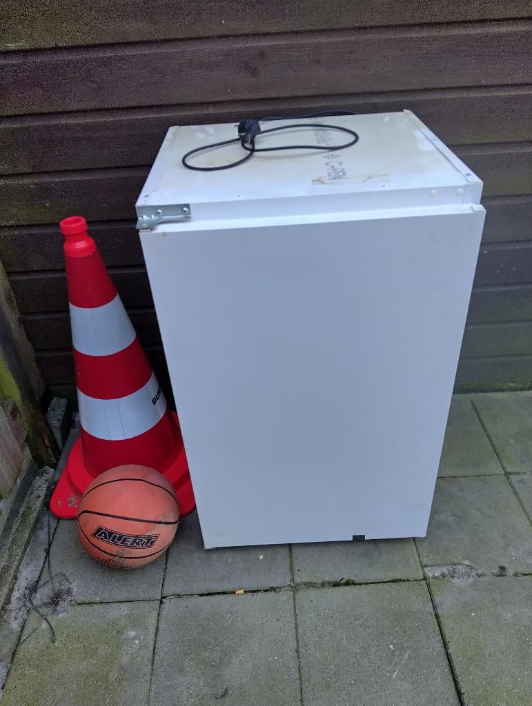 Koelkast Ikea 88 cm inbouw sleepdeur, Witgoed en Apparatuur, Koelkasten en IJskasten, 85 tot 120 cm, Gebruikt, 100 tot 150 liter