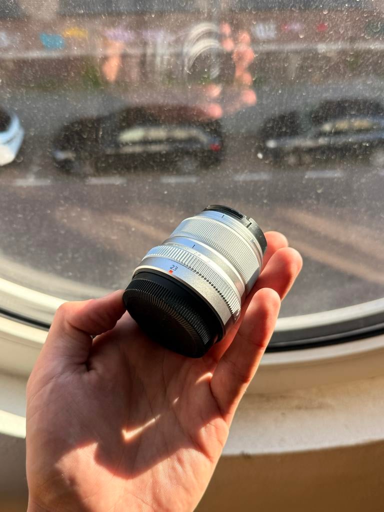 Fujinon XF23mm f/2 WR Lens - Zilver, Ophalen of Verzenden, Zo goed als nieuw, Standaardlens