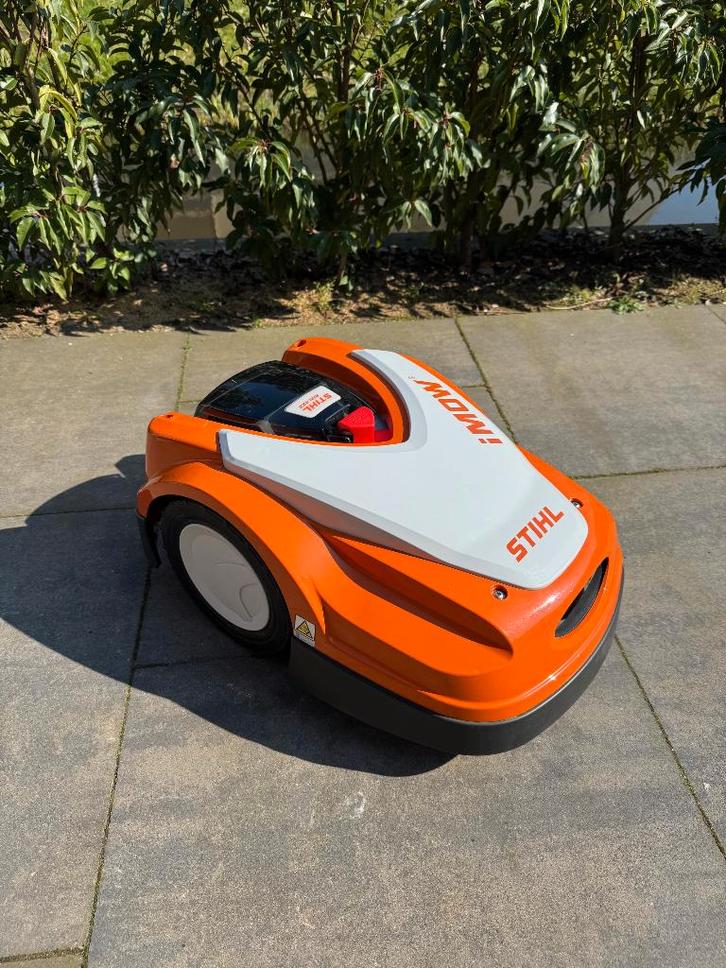 STIHL iMOW RMI 422.2 robotmaaier, Tuin en Terras, Robotmaaiers, Zo goed als nieuw, 20 tot 25 cm, Ophalen