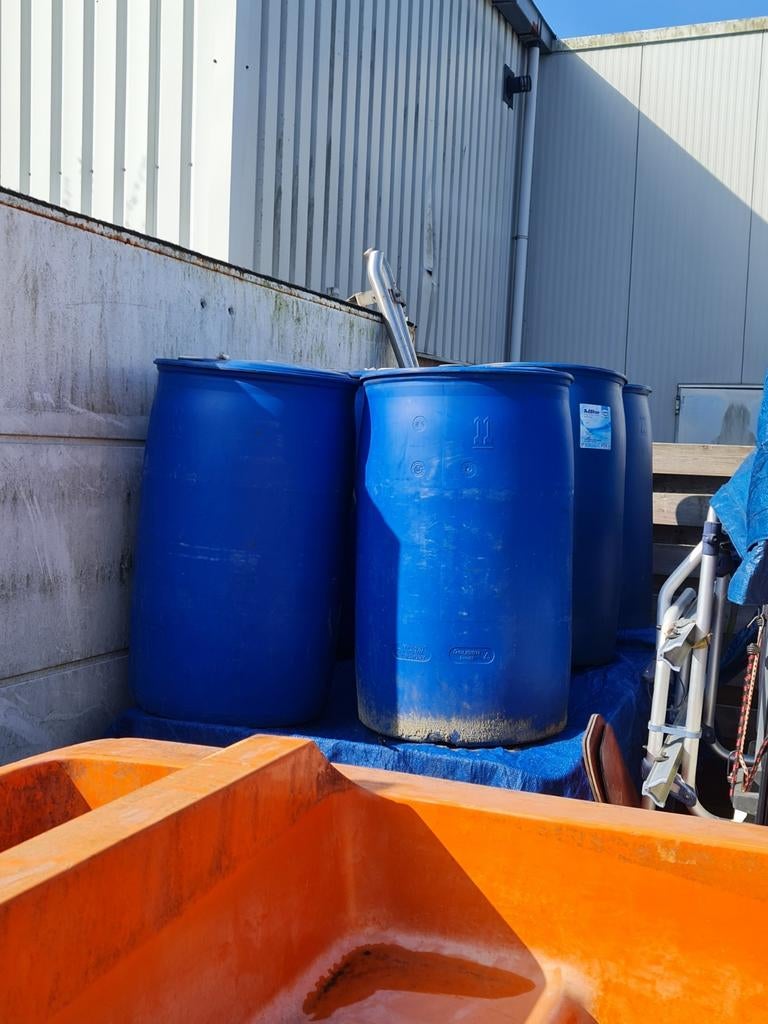 200 liter kunststof tonnen., 150 liter of meer, Ophalen, Gebruikt, Kunststof
