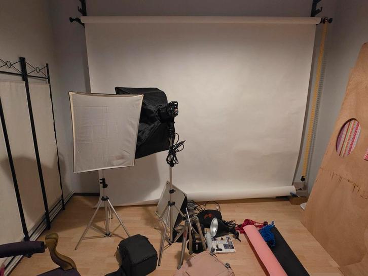 Fotostudio achtergrond systeem 2.72m + 3 rollen + ketting, Audio, Tv en Foto, Fotografie | Fotostudio en Toebehoren, Achtergrond