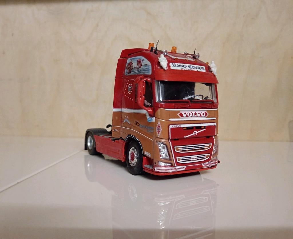Volvo FH Ronnie Ceusters WSI, Hobby en Vrije tijd, Modelauto's | 1:50, Wsi, Wsi, Ophalen of Verzenden, Bus of Vrachtwagen