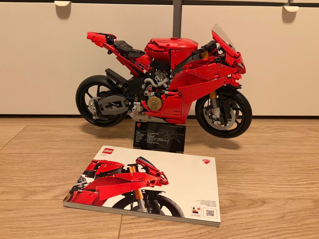 Lego Technic: 42202 Ducati Panigale V4 S motor, Lego, Ophalen of Verzenden, Zo goed als nieuw, Complete set