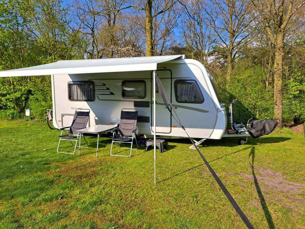 caravan, Caravans en Kamperen, Caravans, Particulier, tot en met 4, 1000 - 1250 kg, Standaardzit, Eriba, 2 aparte bedden, Lengtebed