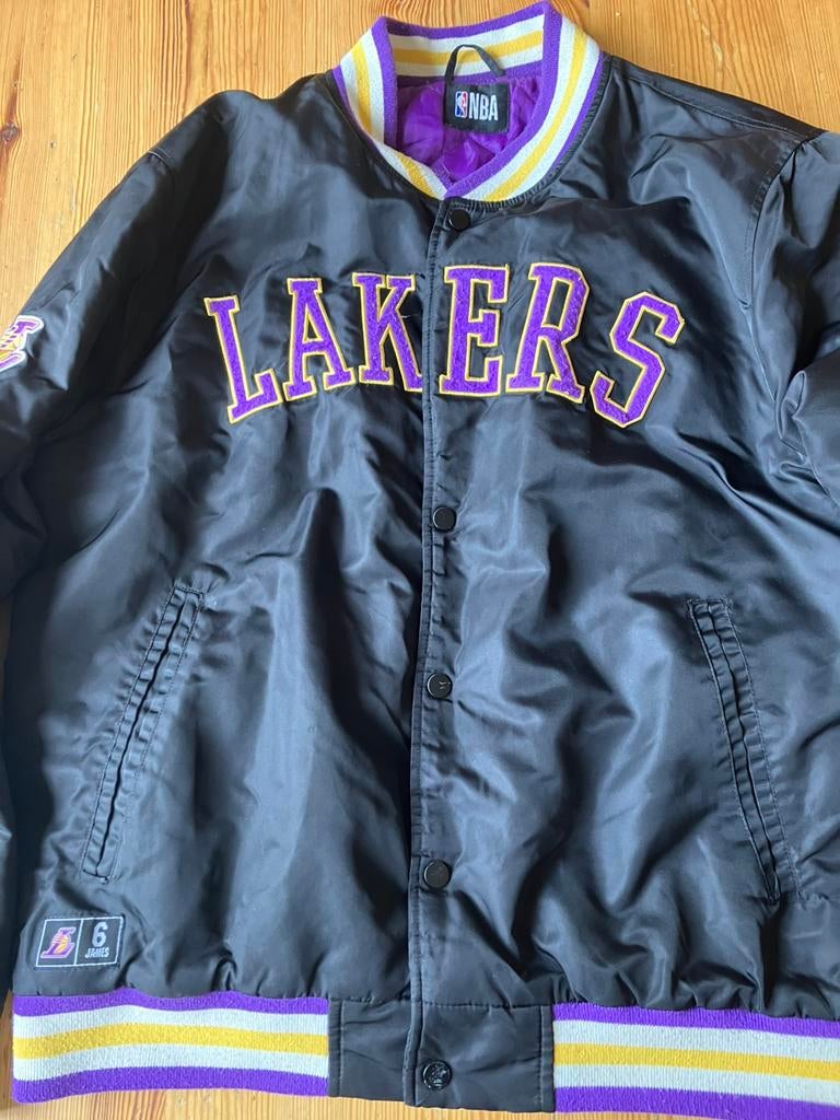 Vintage Lakers jas maat l/xl, Kleding | Heren, Jassen | Winter, Ophalen of Verzenden, Zo goed als nieuw, Overige maten, Zwart