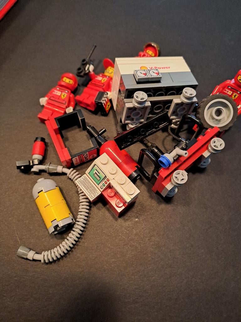 Minifiguren LEGO  Ferrari + accessoires voor set 8673, Ophalen of Verzenden