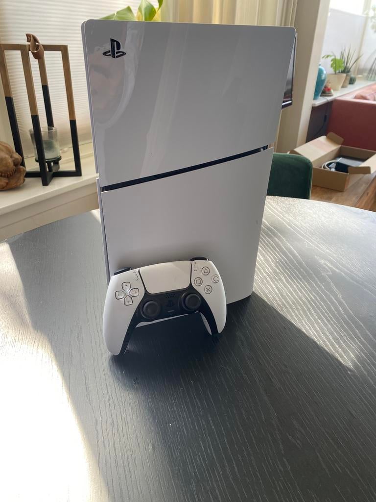 Playstation 5 disc edtion + controller, Ophalen of Verzenden, Zo goed als nieuw