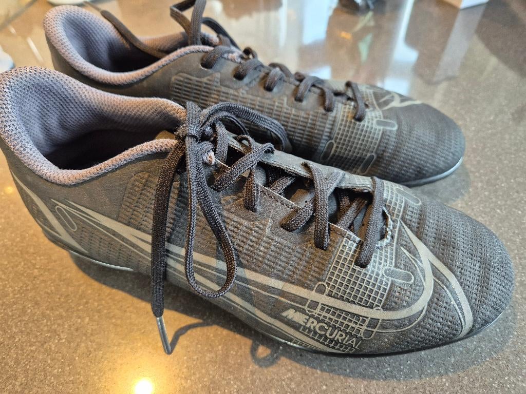 Nike voetbalschoen maat 37,5, Sport en Fitness, Voetbal, Schoenen, Zo goed als nieuw, Maat M, Ophalen of Verzenden