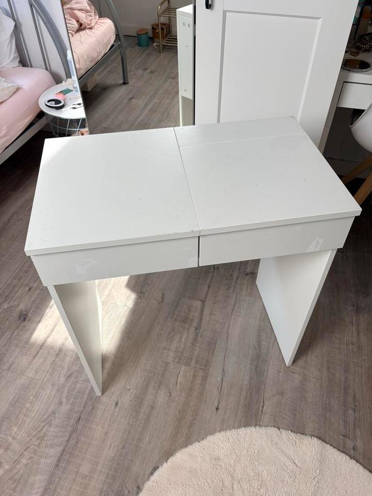 IKEA BRIMNES make-up tafel met spiegel en lade, Huis en Inrichting, Tafels | Kaptafels, Gebruikt, Minder dan 100 cm, 50 tot 100 cm