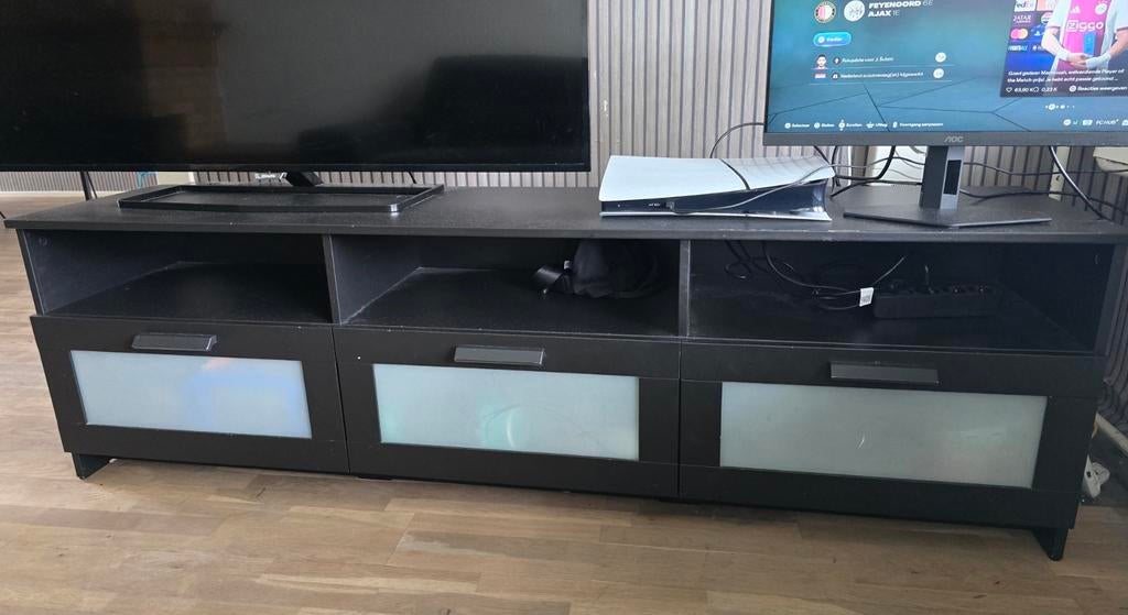 Zwart tv-meubel met opbergruimte en glazen deuren, Ophalen, Gebruikt, Glas, 150 tot 200 cm