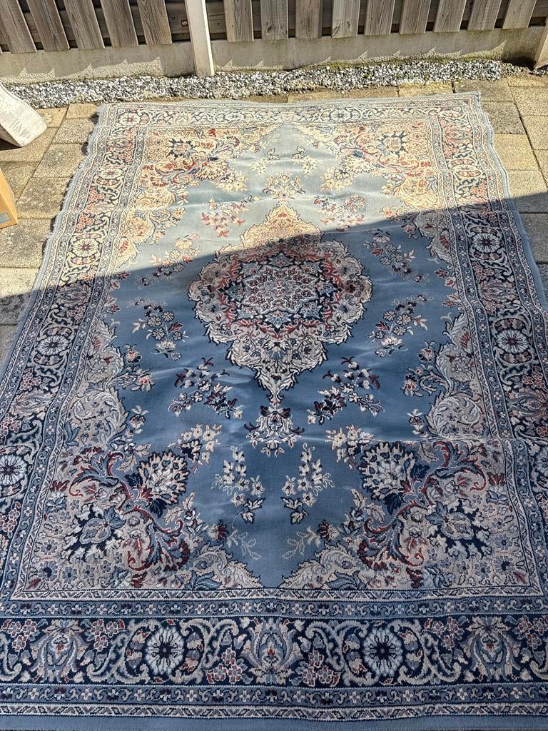 Blauw tapijt met klassiek patroon, Ophalen, Gebruikt, Blauw, 150 tot 200 cm