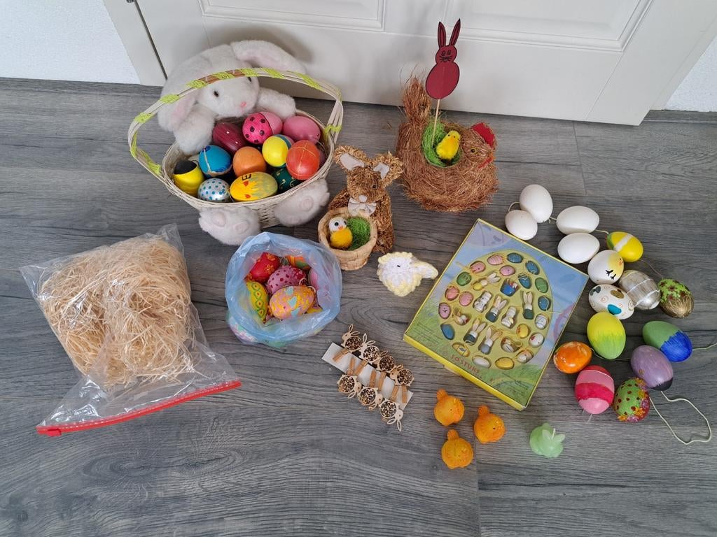 Van allerlei knutselen voor Pasen en nog extra in de doos., Ophalen of Verzenden, Nieuw