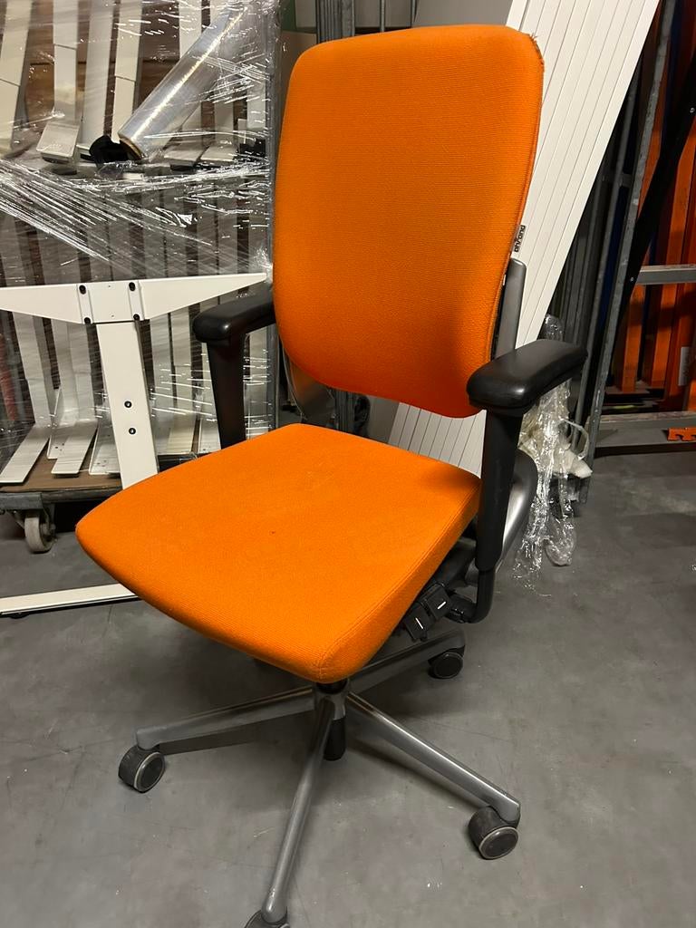 Bureaustoel Ahrend 230, Huis en Inrichting, Bureaustoelen, Zwart, Ophalen of Verzenden, Zo goed als nieuw, Bureaustoel