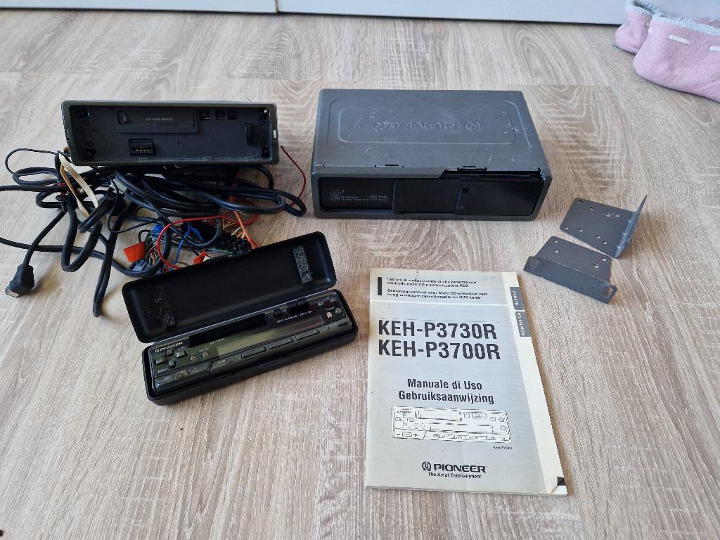 Pioneer en Kenwood auto radio met cdwisselaar, Auto diversen, Autoradio's, Ophalen, Gebruikt