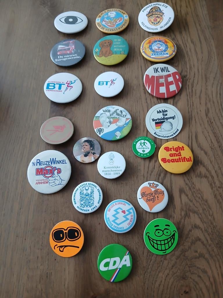 VAN BUTTONS TOT POPPETJES WK VOETBAL 2006, Ophalen of Verzenden, Gebruikt