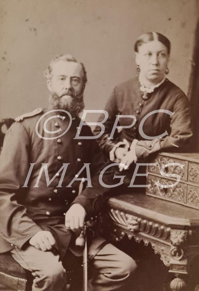 cdv officier met echtgenote aan bureau Amsterdam 1880's, Verzenden, Voor 1940, Gebruikt, Foto