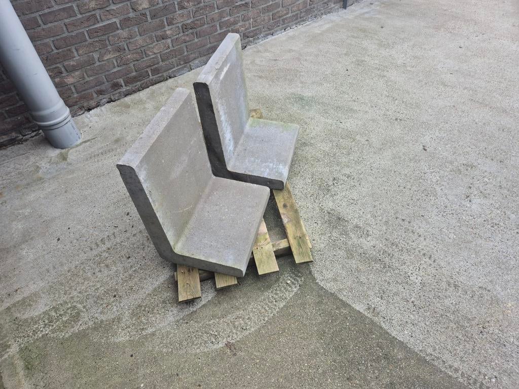 2 keerwanden beton grijs 50x50, Tuin en Terras, Ophalen of Verzenden