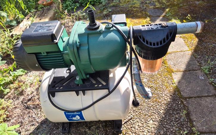 Hydrofoorpomp Global Water Solutions PWB-20LN, Tuin en Terras, Waterpompen, Zo goed als nieuw, Elektrisch, Hydrofoorpomp, Ophalen