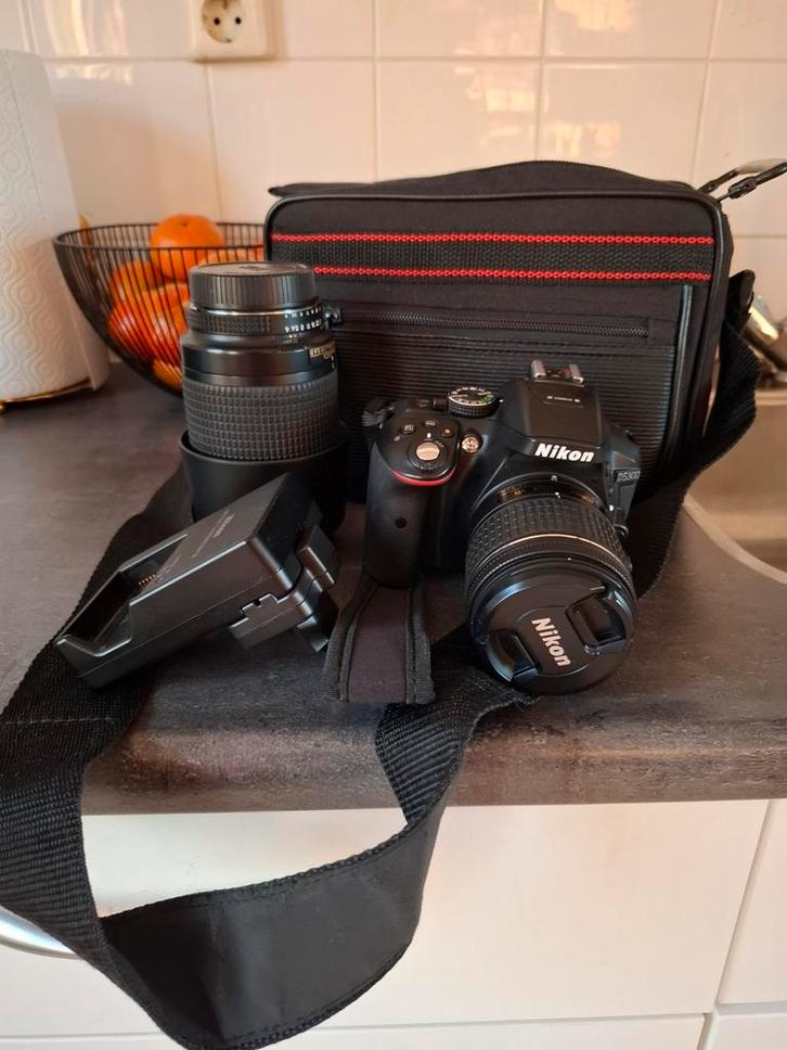 Nikon D5300 spiegelreflexcamera met twee lenzen en tas, Audio, Tv en Foto, Fotocamera's Digitaal, Ophalen of Verzenden
