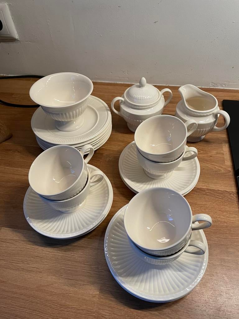 Wedgwood servies, perfecte staat. Klassiek sevies., Ophalen, Zo goed als nieuw, Wedgwood, Kop(pen) en/of Schotel(s)