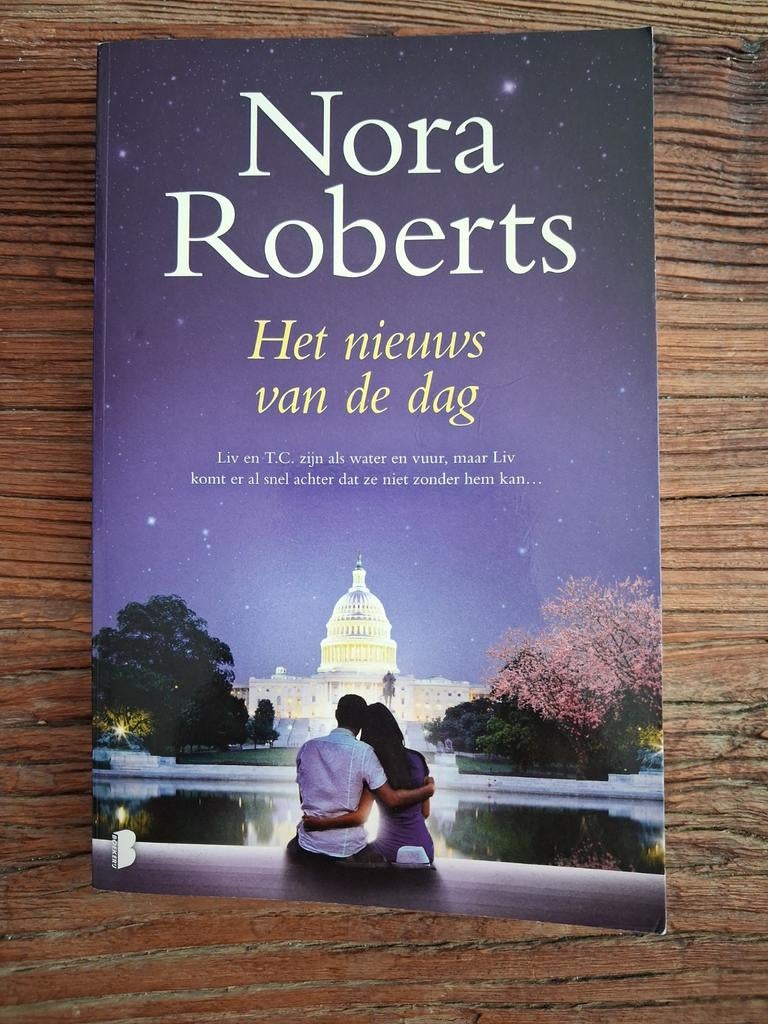 Te koop: Nora Roberts, het nieuws van de dag, Ophalen of Verzenden, Gelezen