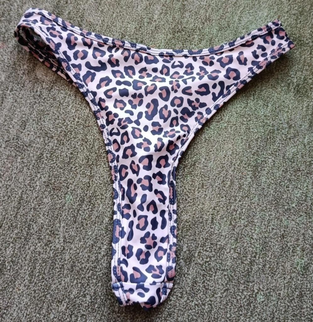 luipaard panter print bikini broekje maat L, Kleding | Dames, Badmode en Zwemkleding, Ophalen of Verzenden, Zo goed als nieuw