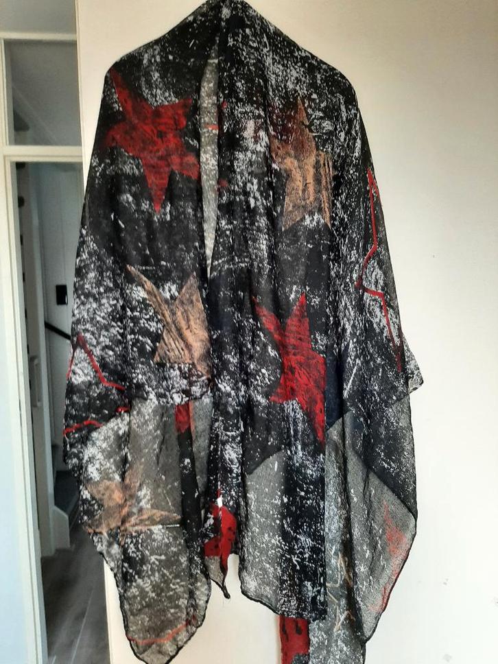 Prachtige mooie Dames Lentesjaal. Maat L. 182cm - 90cm, Kleding | Dames, Mutsen, Sjaals en Handschoenen, Nieuw, Sjaal, Maat 42/44 (L)