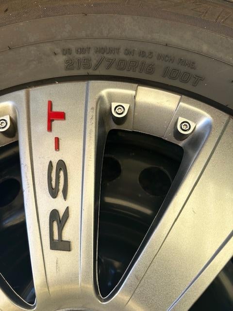 Winterbanden velgen en wieldoppen Mitsubishi Outlander, Ophalen, 16 inch, Banden en Velgen, Winterbanden