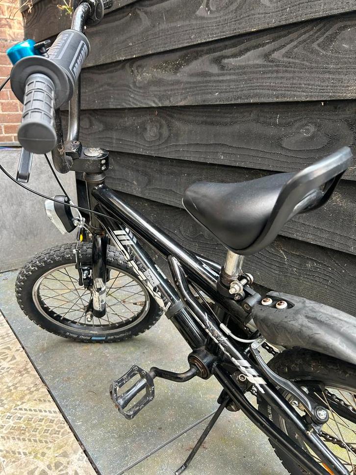 Loekie BMX crossfiets 16 inch met nieuwe onderdelen, Fietsen en Brommers, Fietsen | Crossfietsen en BMX, Gebruikt, 16 tot 20 inch